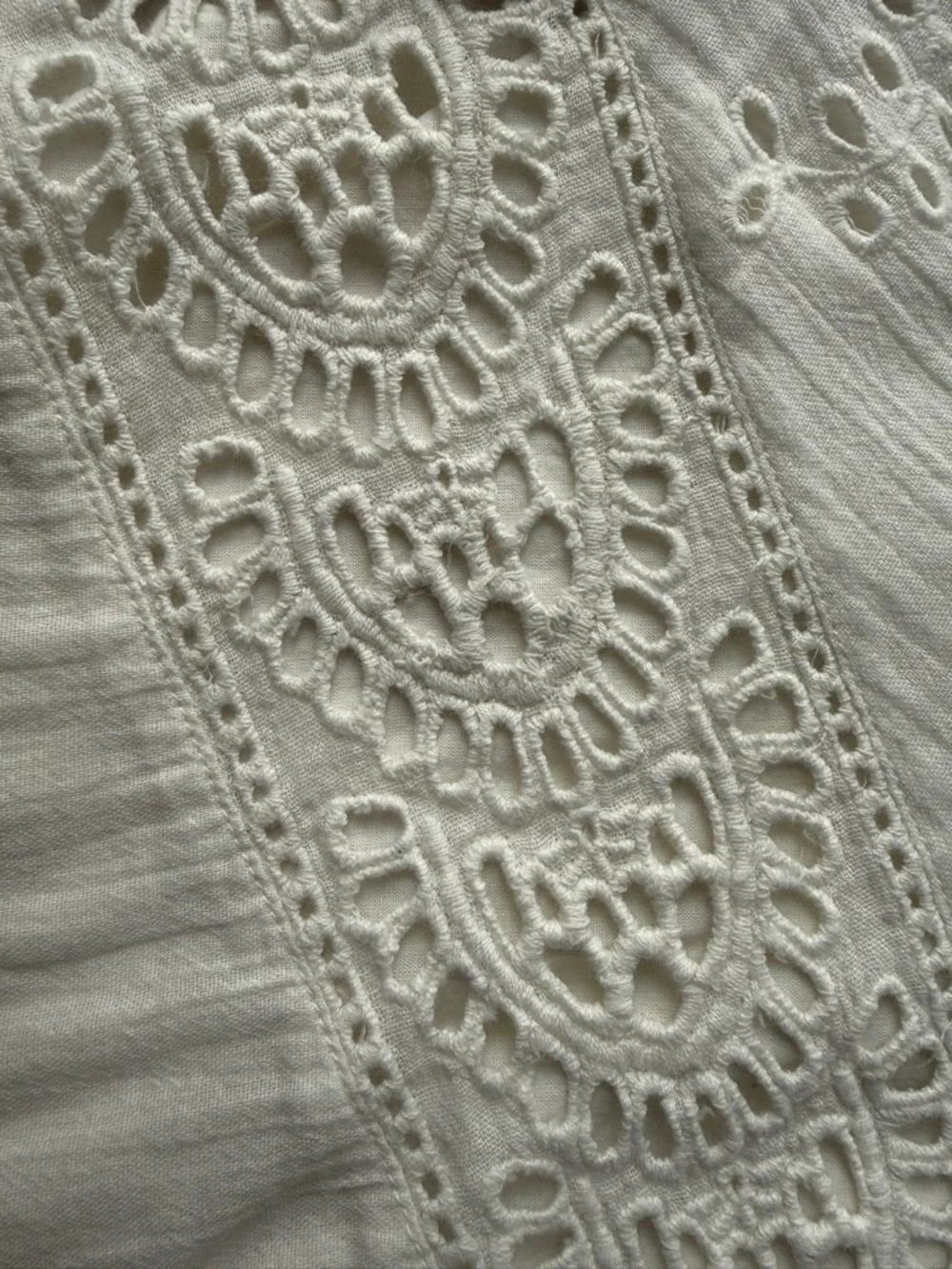 Zara Embroidered‎ Eyelet Blouse Size S (13-14) L/S Button Up Balloon Sleeve EUC